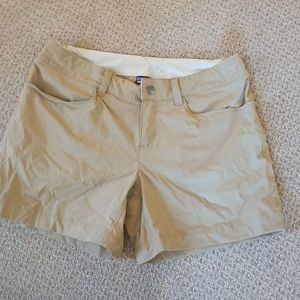 Patagonia tan rock craft shorts size 2